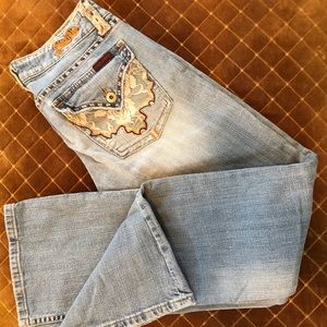 Miss me jeans size 28 fit like size 27